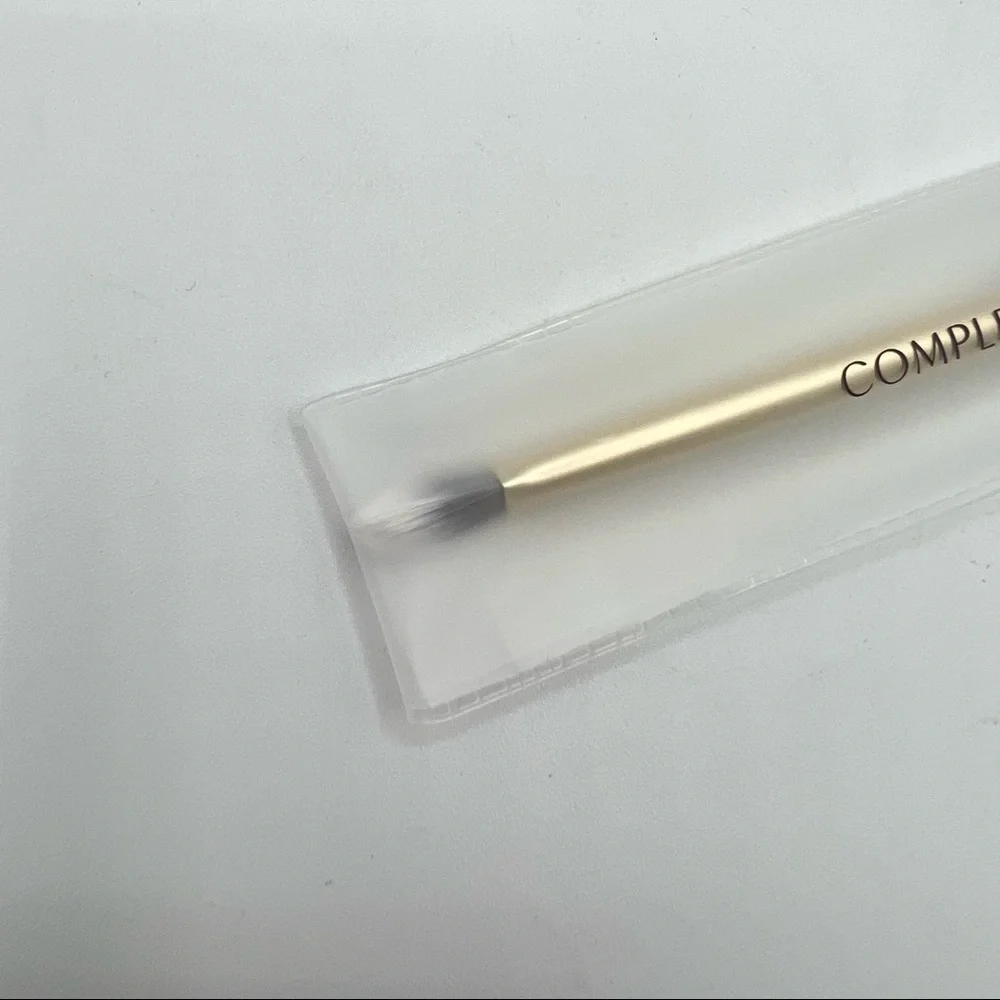 Complex Culture Easy Crease Definer Brush